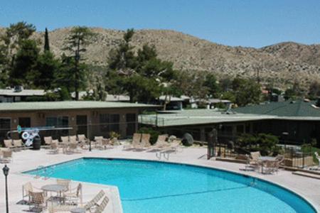 Travelodge Inn & Suites By Wyndham Yucca Valley/Joshua Tree מראה חיצוני תמונה