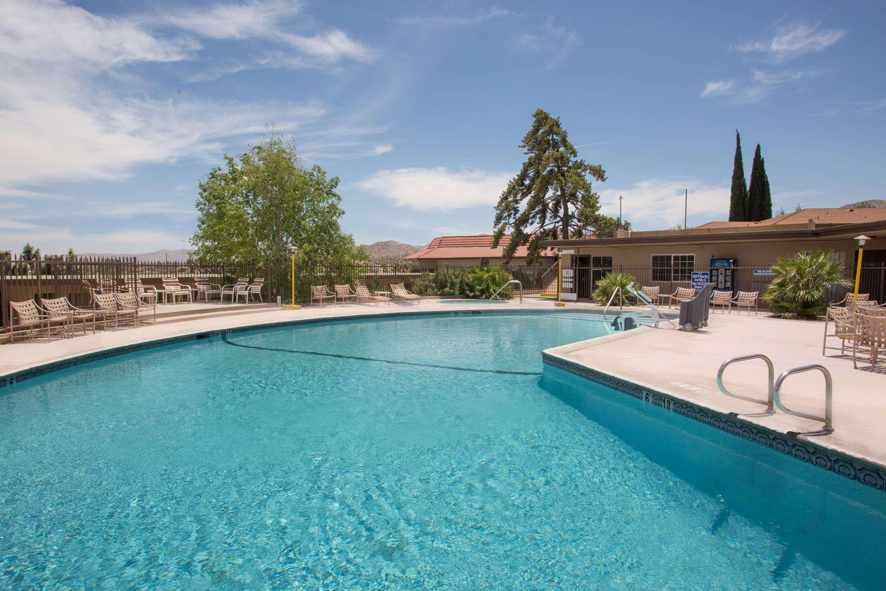 Travelodge Inn & Suites By Wyndham Yucca Valley/Joshua Tree מראה חיצוני תמונה